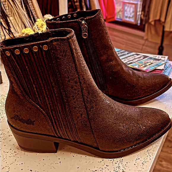 Booties by Blowfish - Picture 2 of 2